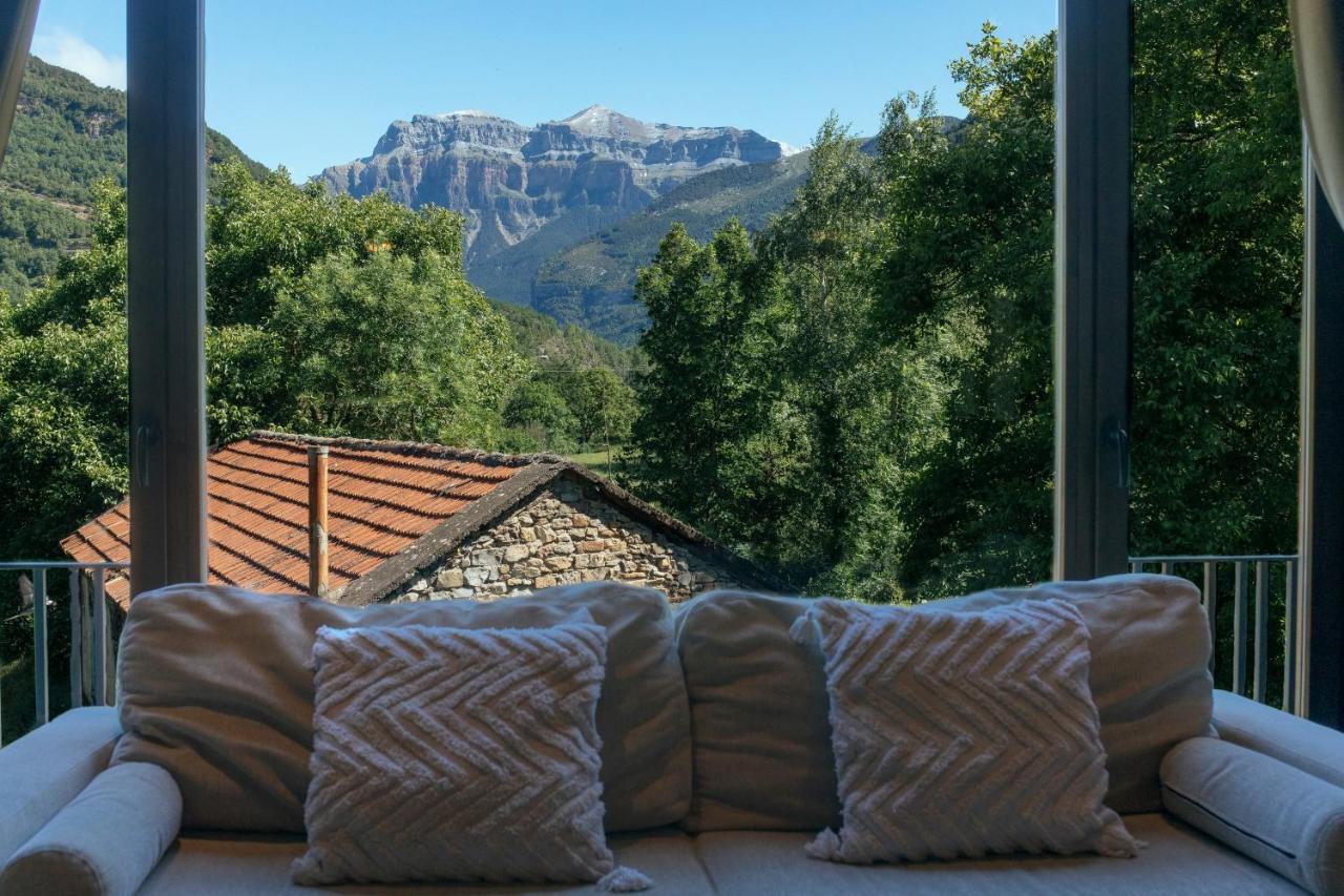 La Borda De Chelis Guest House Broto Bagian luar foto